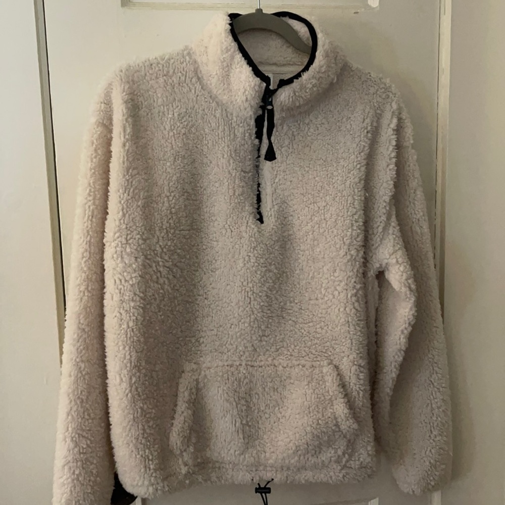 Women’s fleece pullover